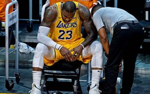 Lakers Injury Report: LeBron James suddenly walks out of the game, know the reason